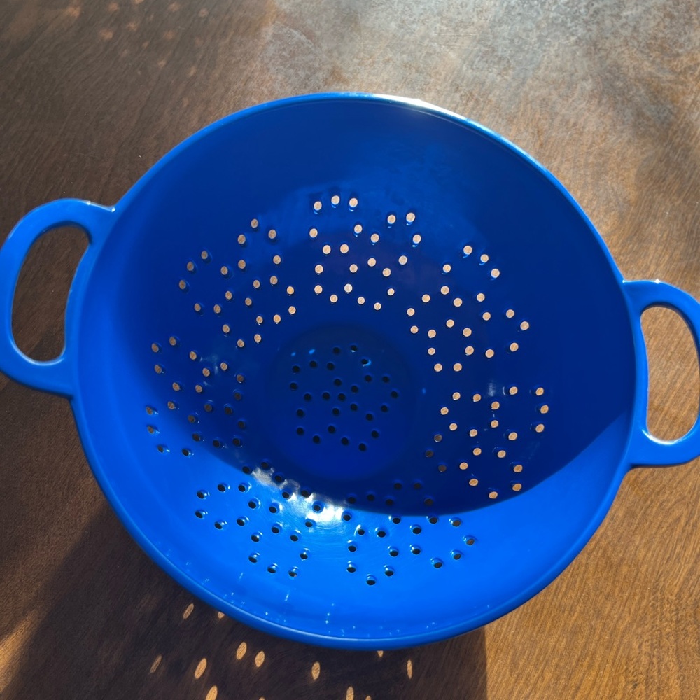 Blue Colander with Handles - Picture 3 of 3